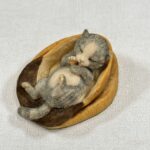 Aynsley Mastercraft Sleeping Cat Figurine 1981 Resin Hand Painted