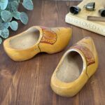 Vintage Dutch Wooden Shoes Houwer Girls UK 3 Handpainted Clogs Holland