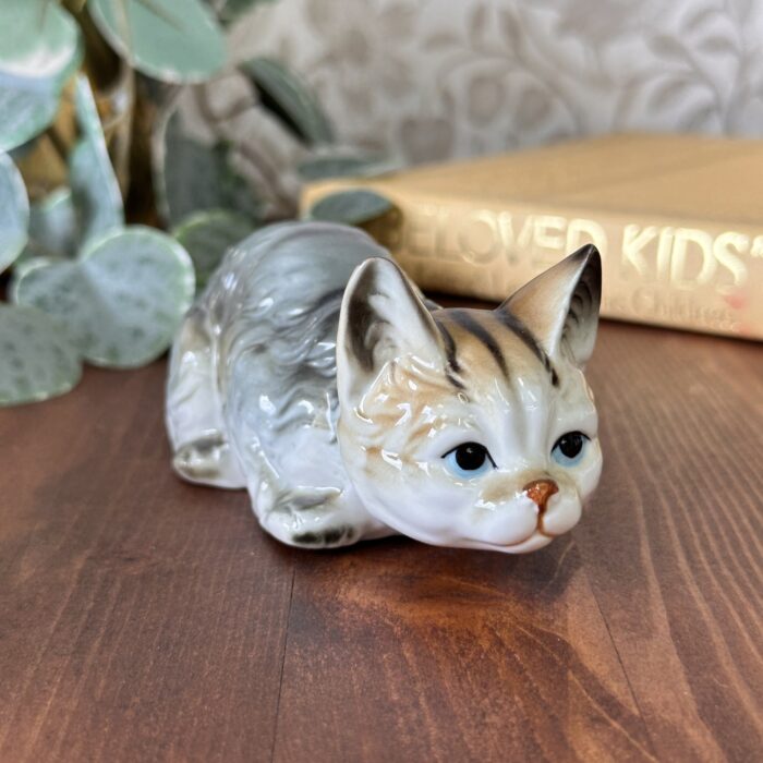 Vintage Cat & Kitten Figurine, Hand Painted Porcelain, Retro Animal Ornament, Cat Lover Gift