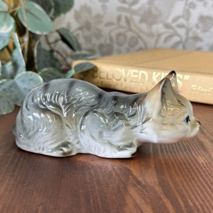 Vintage Cat & Kitten Figurine, Hand Painted Porcelain, Retro Animal Ornament, Cat Lover Gift