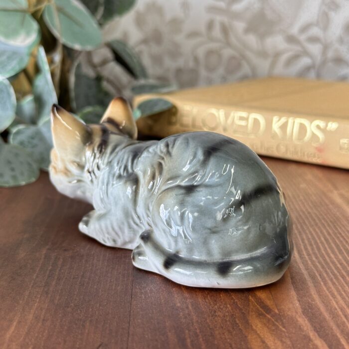 Vintage Cat & Kitten Figurine, Hand Painted Porcelain, Retro Animal Ornament, Cat Lover Gift