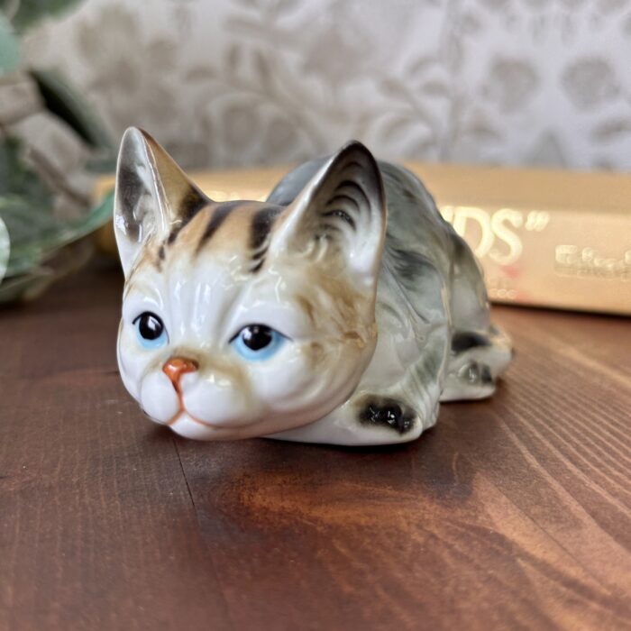 Vintage Cat & Kitten Figurine, Hand Painted Porcelain, Retro Animal Ornament, Cat Lover Gift