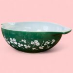 Vintage JAJ Pyrex Green Clover Leaf Cinderella Bowl, Large 1950s Mixing Bowl