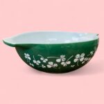 Vintage JAJ Pyrex Green Clover Leaf Cinderella Bowl, Large 1950s Mixing Bowl
